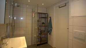 Hårføner, håndklær, såpe og toalettpapir