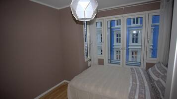 3 bedrooms, iron/ironing board, WiFi, wheelchair access