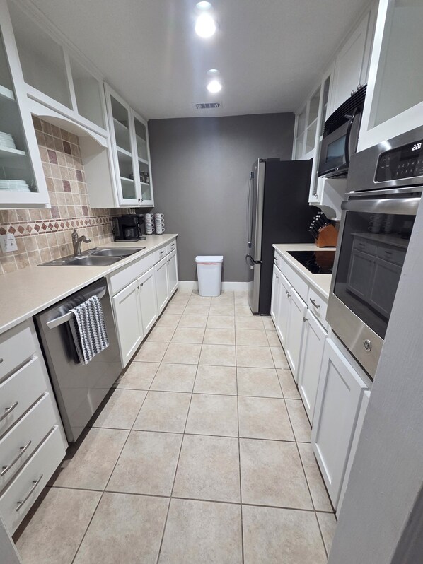 Microwave, oven, stovetop, dishwasher