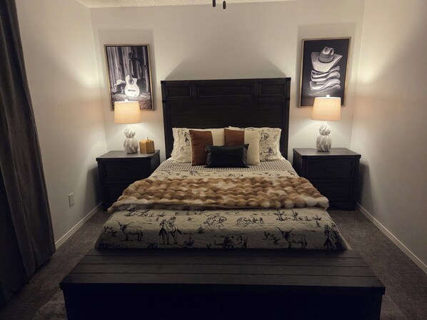 4 habitaciones, tabla de planchar con plancha, wifi y ropa de cama 