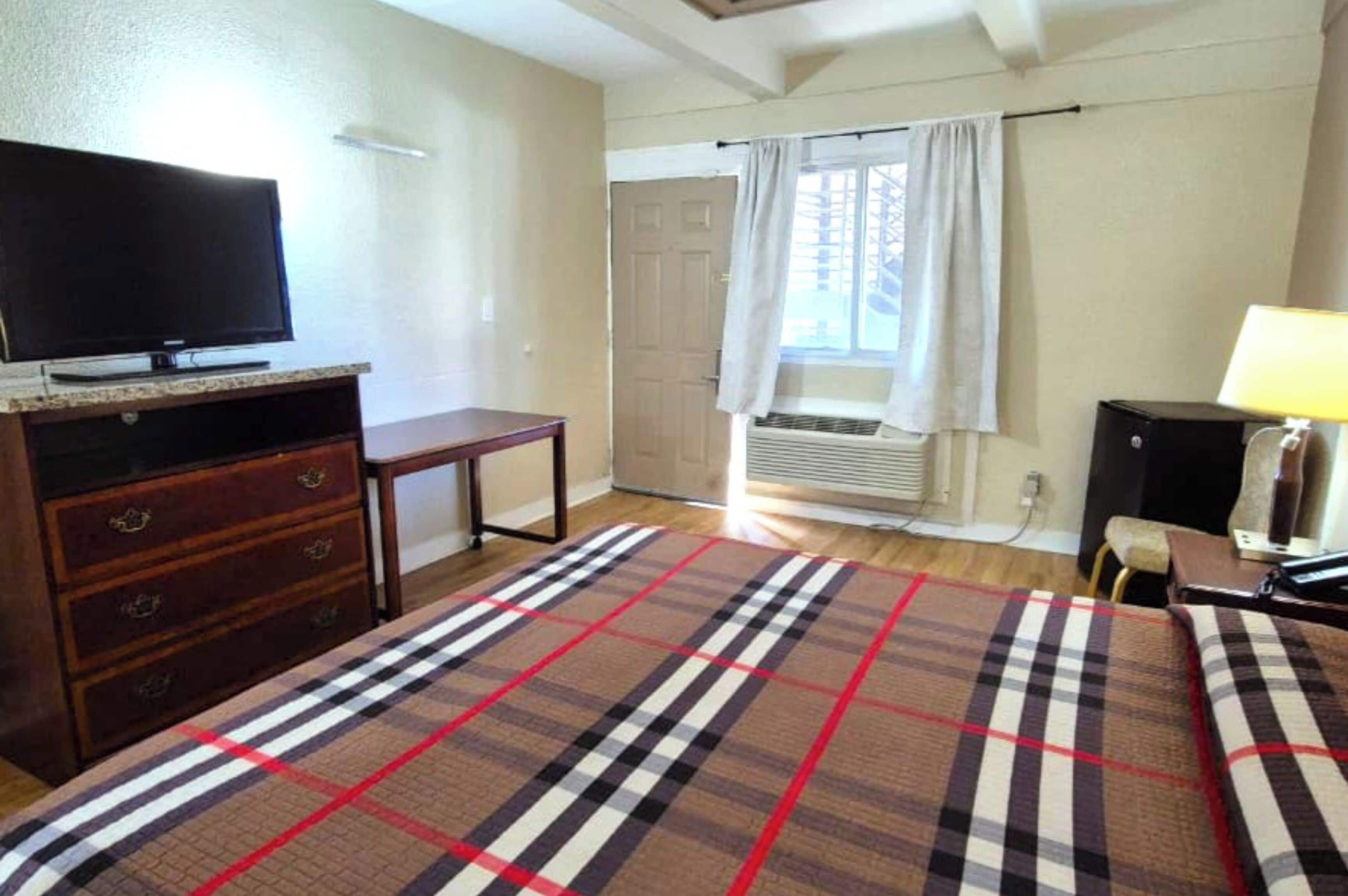 Desk, iron/ironing board, free WiFi, bed sheets