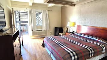 Desk, iron/ironing board, free WiFi, bed sheets