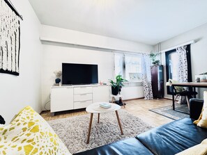 Smart TV, fireplace - Nordic Green Stay (Helsinki)