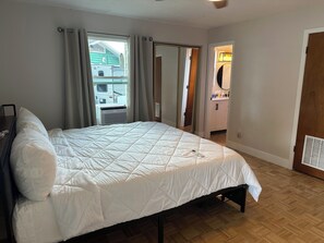 5 bedrooms, desk, iron/ironing board, free WiFi
