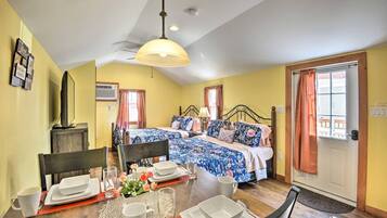 3 bedrooms, desk, free WiFi, bed sheets