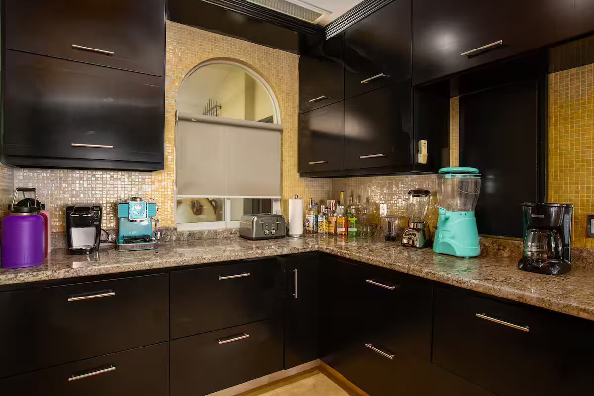 ميكروويف، فرن، موقد طهي مسطح، غسالة أطباق