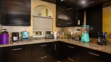 Microwave, oven, stovetop, dishwasher