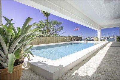 Our Happy Place 2 bed 2 bath with boat slip open water views of Boot Key Harbor