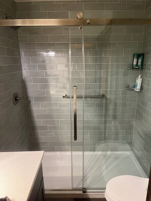 Shower, towels, soap, toilet paper - pet friendly condo in charming Granby (Granby)