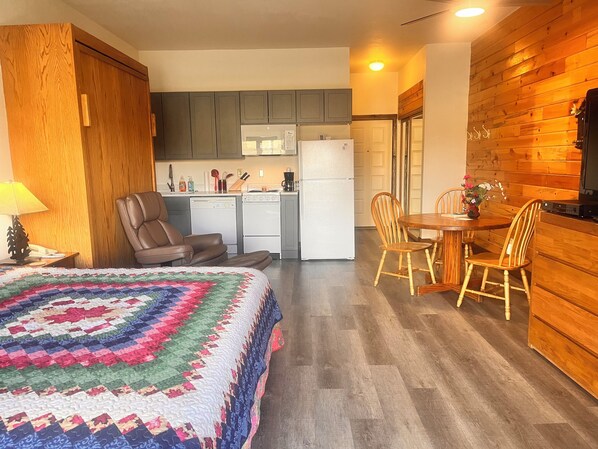 1 室のベッドルーム、アイロン / アイロン台、WiFi、ベッドシーツ