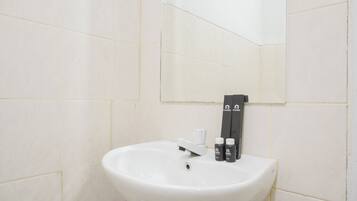 Standard Apartment | Bathroom