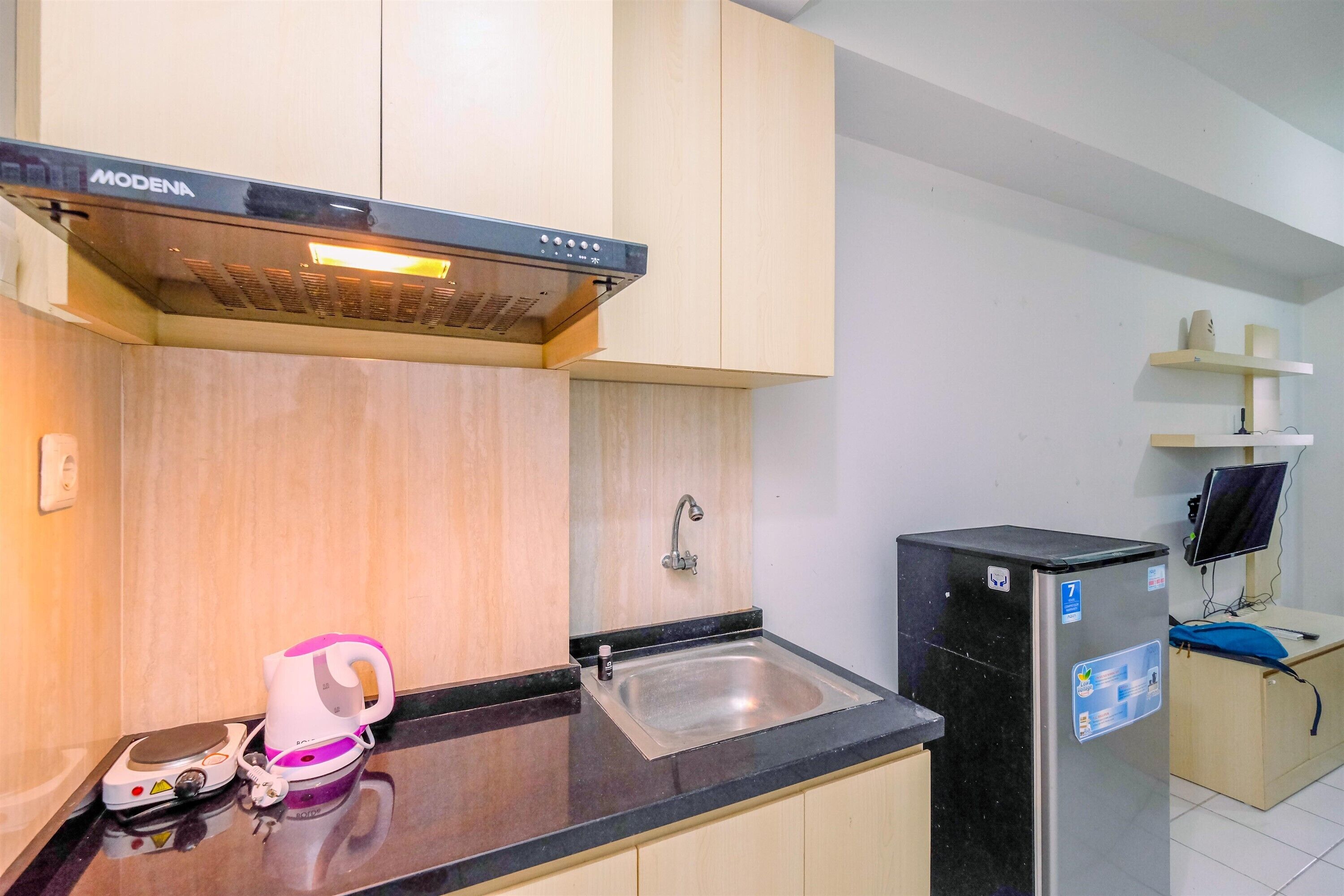 Standard Apartment | Private kitchen | Cookware/dishes/utensils