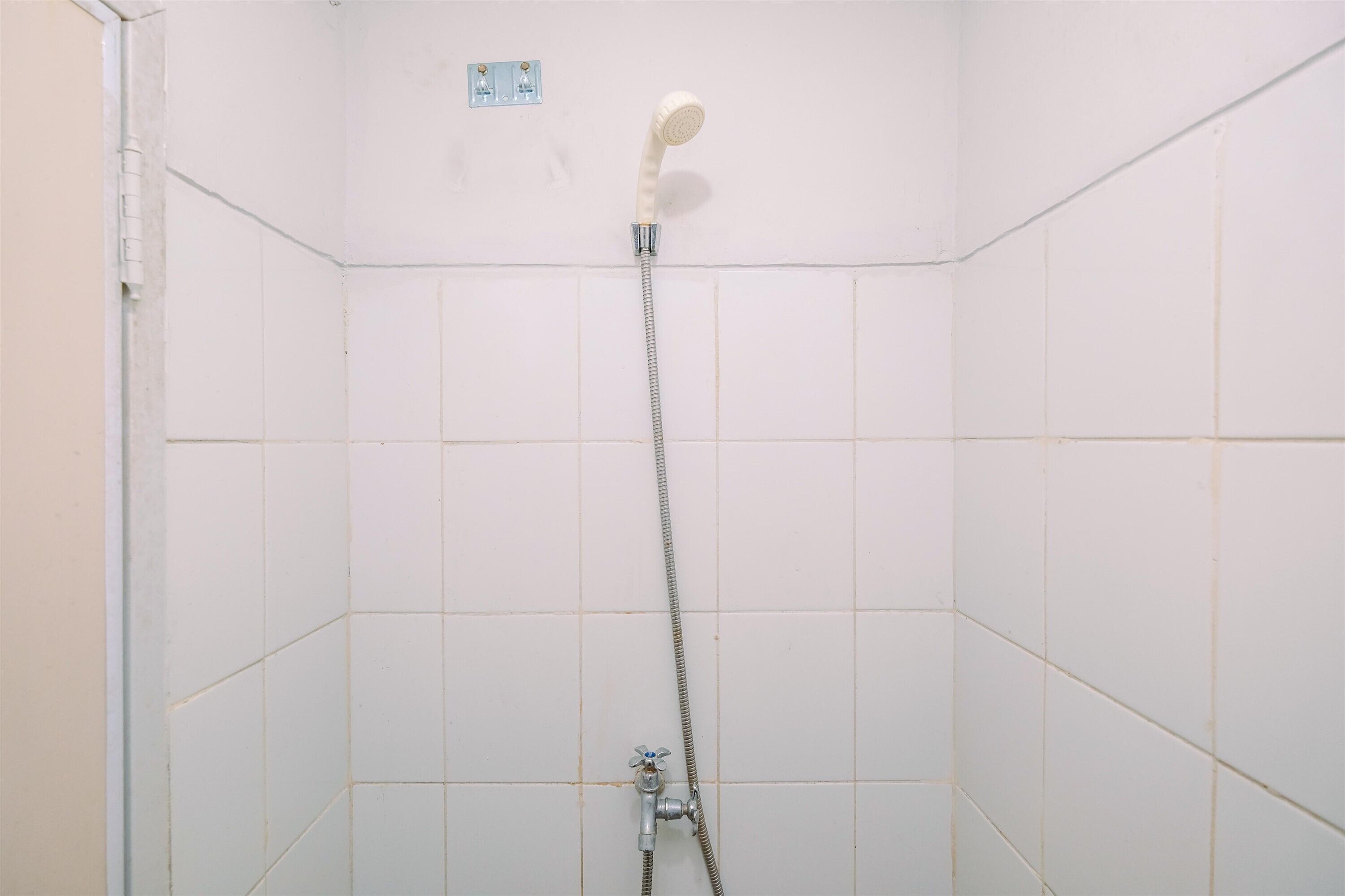 Standard Apartment | Bathroom