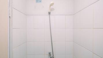 Standard Apartment | Bathroom