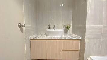 Standard Apartment | Bathroom