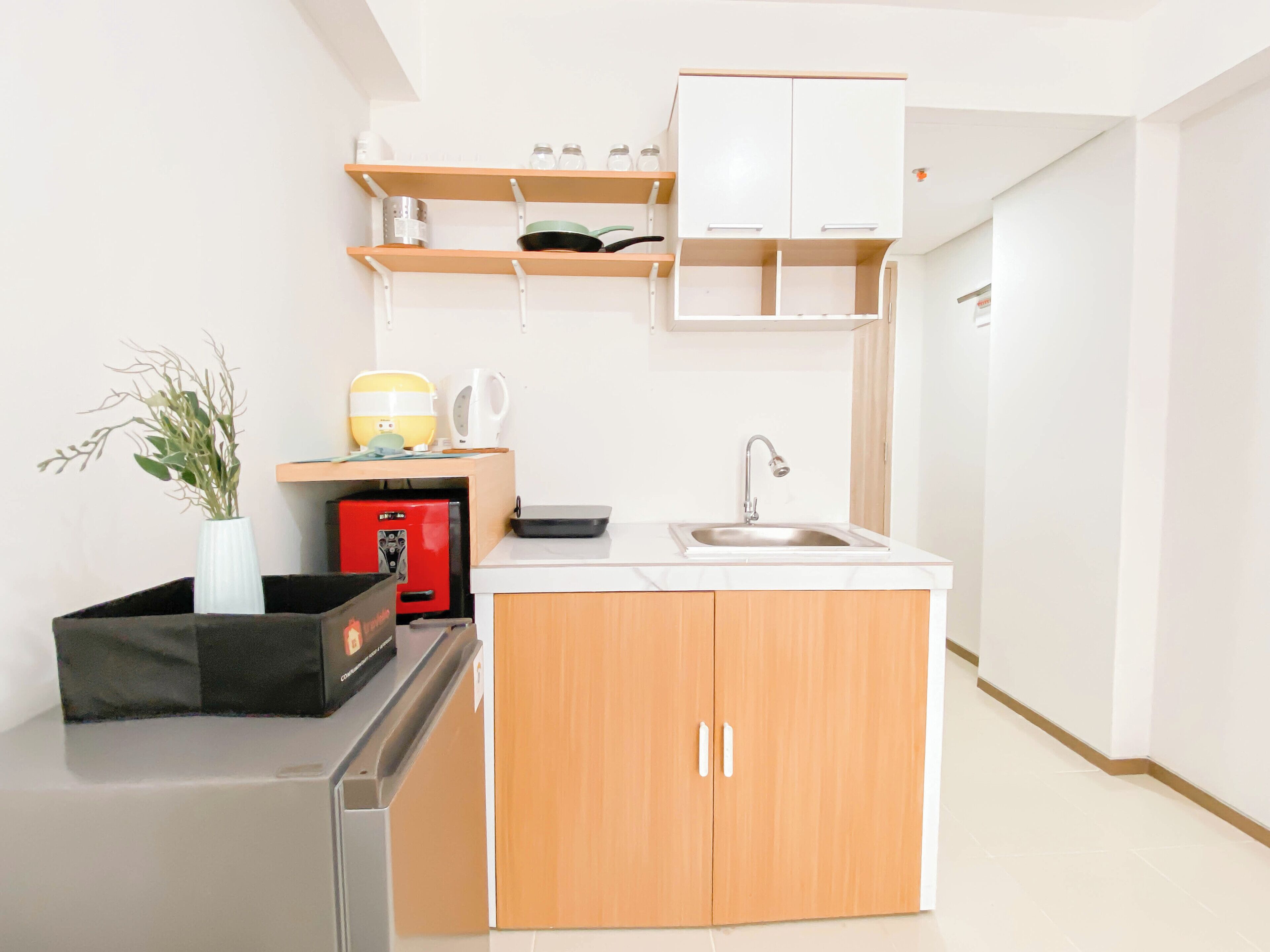 Appartamento Standard | Cucina privata | Frigorifero, piano cottura, pentole/stoviglie/utensili