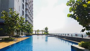 Pool - Stylish Studio At Tree Park City Cikokol Apartment (Tangerang)