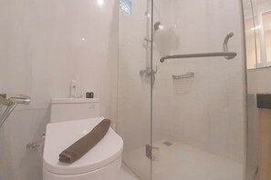 Standard-Apartment | Badezimmer