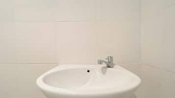 Standard Apartment | Bathroom