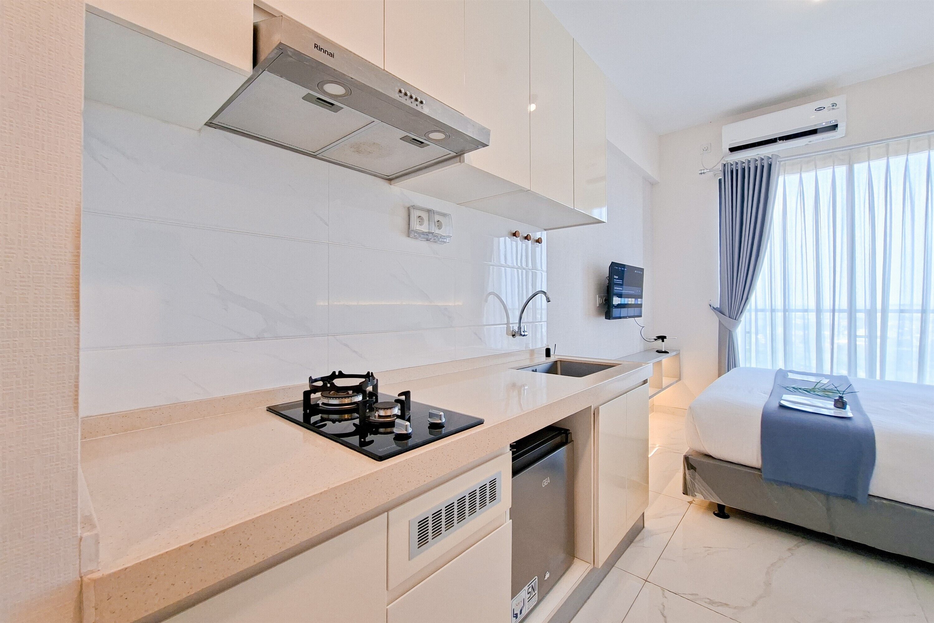 Standard Apartment | Private kitchen | Cookware/dishes/utensils