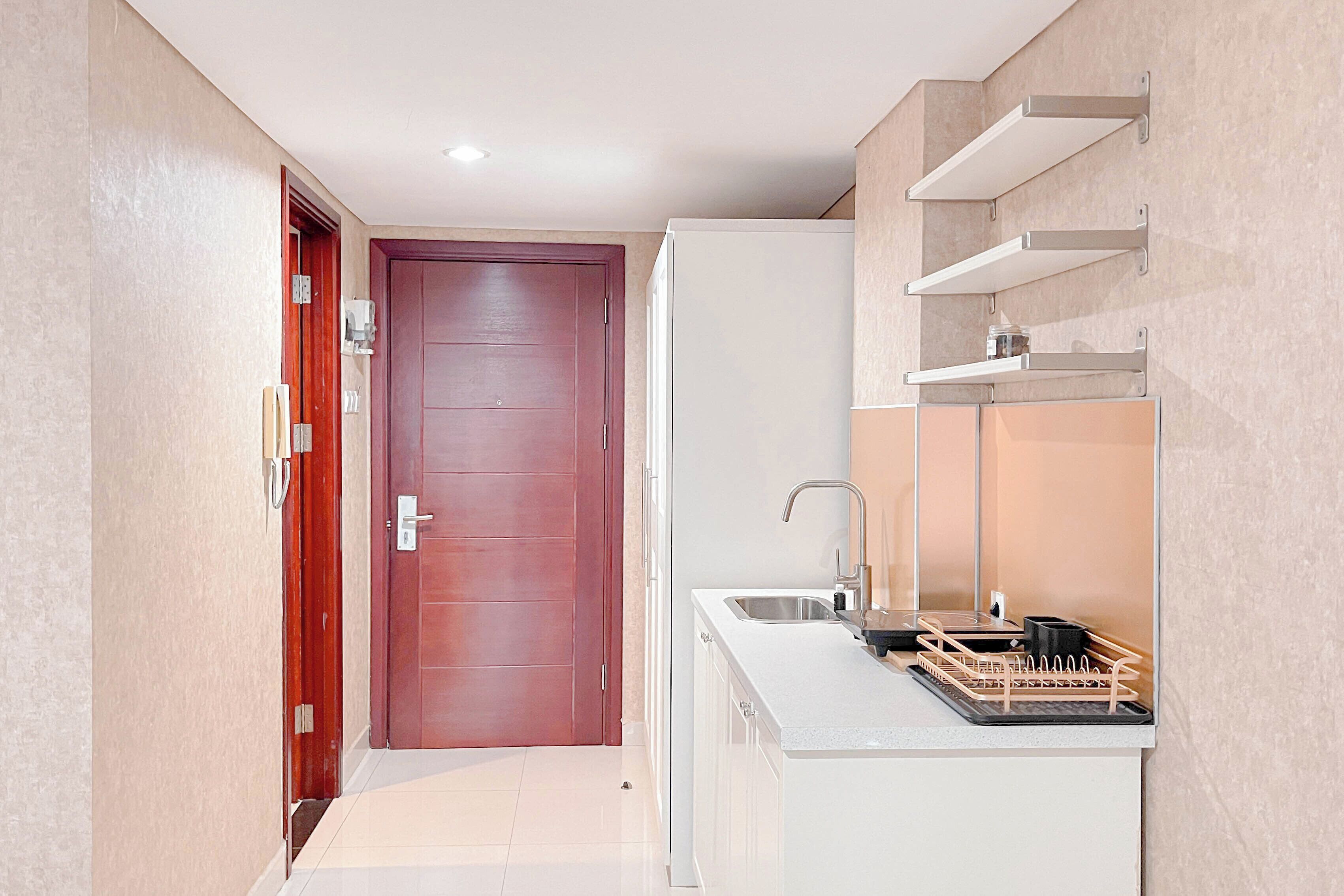 Standard Apartment | Private kitchen | Cookware/dishes/utensils