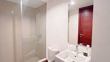 Apartemen Standar | Kamar mandi
