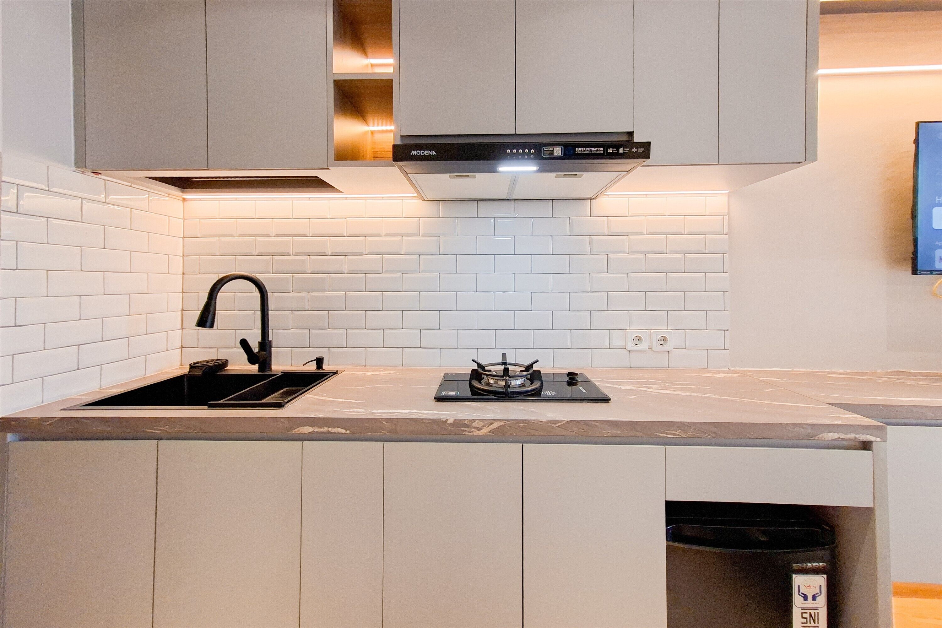 Standard Apartment | Private kitchen | Cookware/dishes/utensils