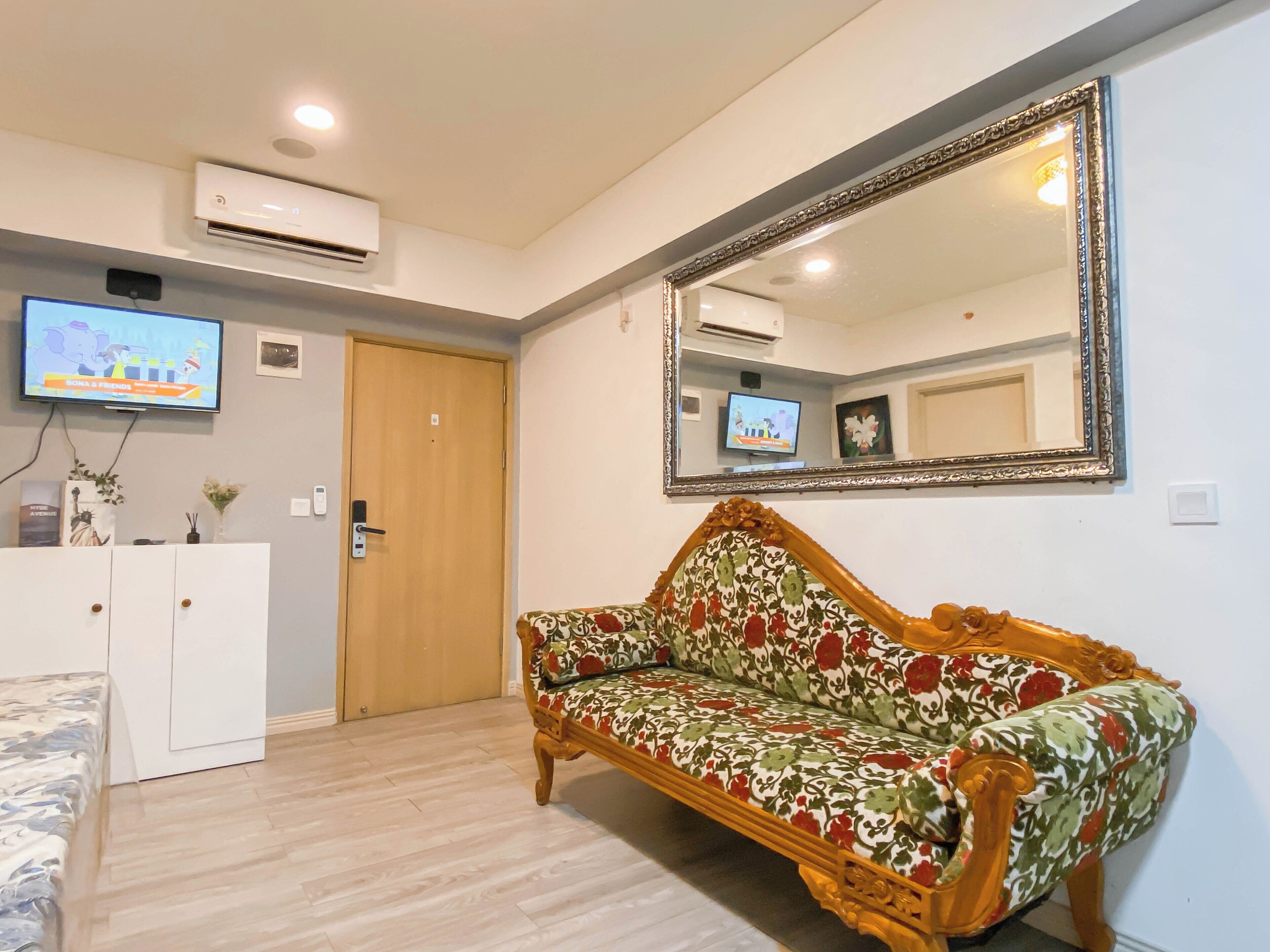 Standard Apartment | Living area