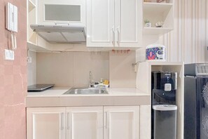 Appartement Standard | Cuisine privée | Batterie de cuisine, vaisselle et ustensiles