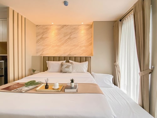 Modern Studio At Lrt City Sentul - Royal Sentul Park Apartment