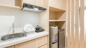 Apartemen Standar | Dapur pribadi | Peralatan masak/sendok-piring