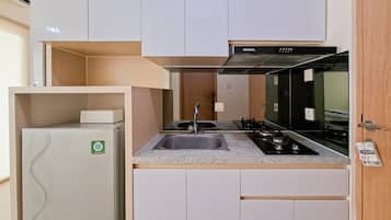 Apartamento standard | Cozinha privada | Talheres/pratos/utensílios de cozinha
