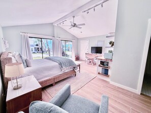 Tabla de planchar con plancha, wifi y ropa de cama 