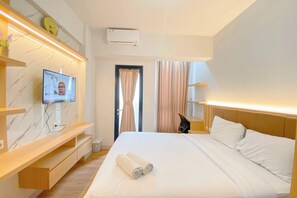 Standard Apartment - Warm Studio At The Alton Apartment (Semarang)