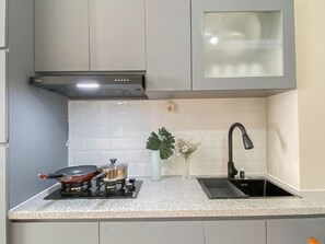 Apartamento estándar | Cocina privada | Utensilios de cocina