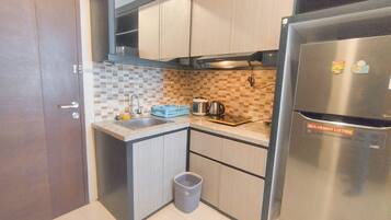 สแตนดาร์ดอพาร์ทเมนท์ | ครัวส่วนตัว | ตู้เย็น, เครื่องครัว/จาน/ช้อนส้อม