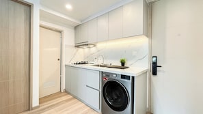 Căn hộ Tiêu chuẩn | Bếp riêng | Dụng cụ nấu nướng/bát dĩa/dao nĩa 
