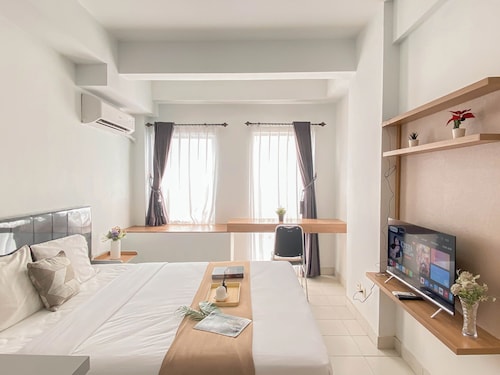 Standard Look Studio At Patraland Urbano Apartment