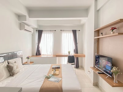 Standard Look Studio At Patraland Urbano Apartment