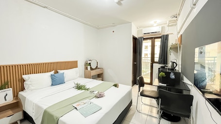 Apartment. Simple Studio Room At Apartment Kebagusan City