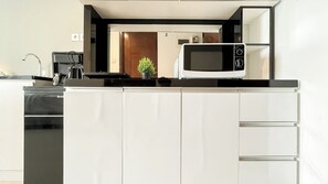 アパートメント | 専用キッチン | 電子レンジ、コンロ、調理器具と食器