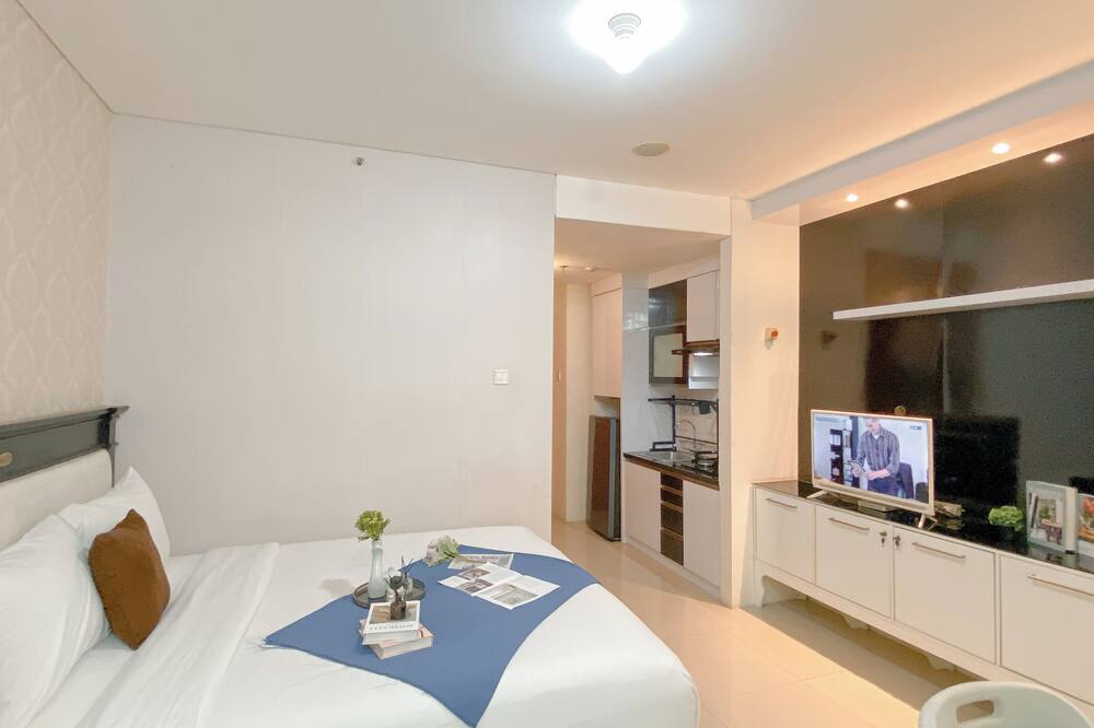 Basic Studio At Apartment Woodland Park Residence