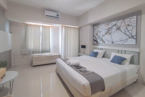 Spacious And Modern Studio At Tanglin Supermall Mansion Apartment