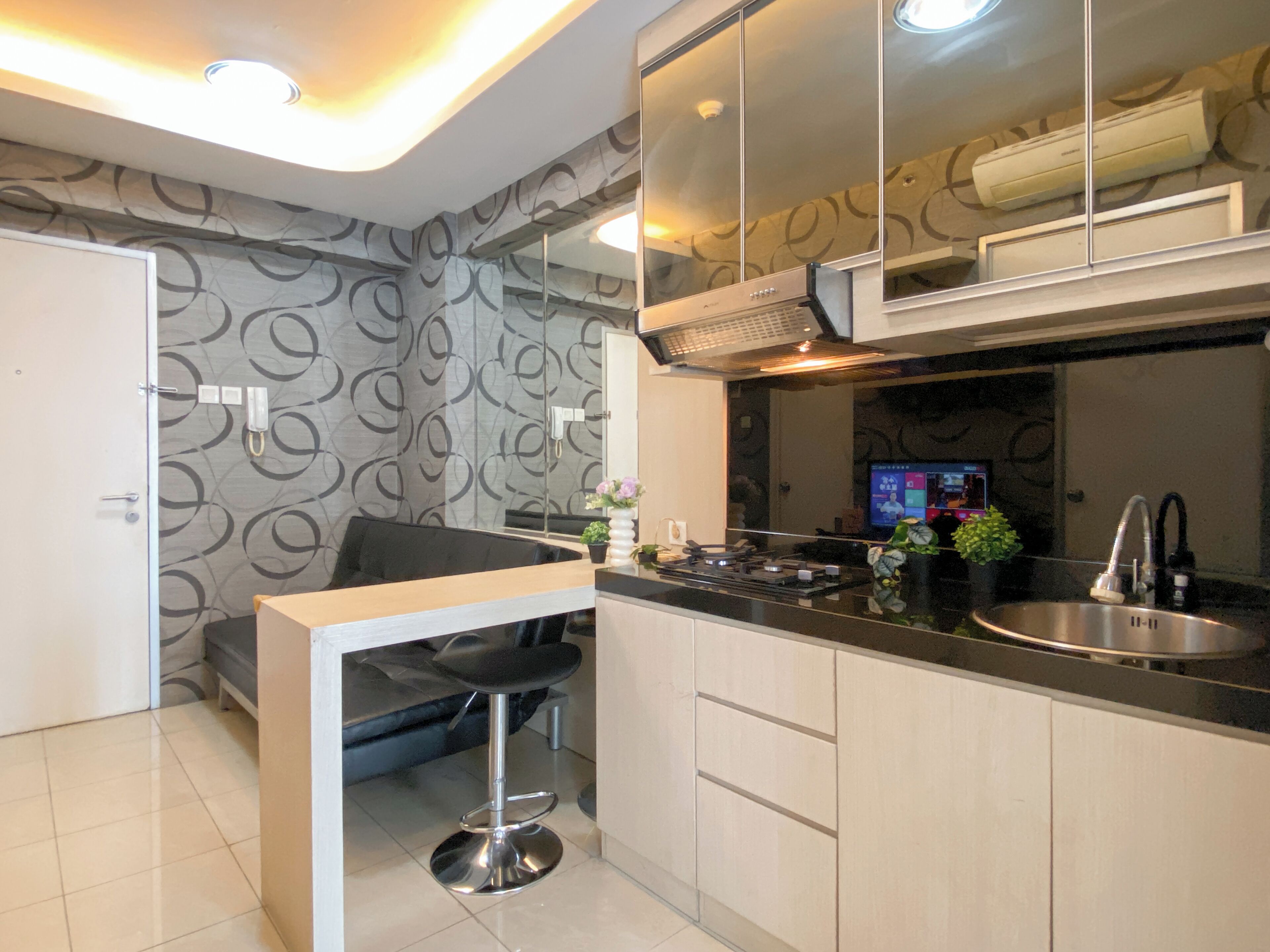 Apartment | Private kitchen | Fridge, stovetop, cookware/dishes/utensils