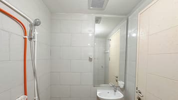 Apartment | Bathroom
