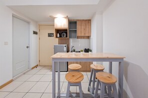 アパートメント | 専用キッチン | 冷蔵庫、コンロ、調理器具と食器