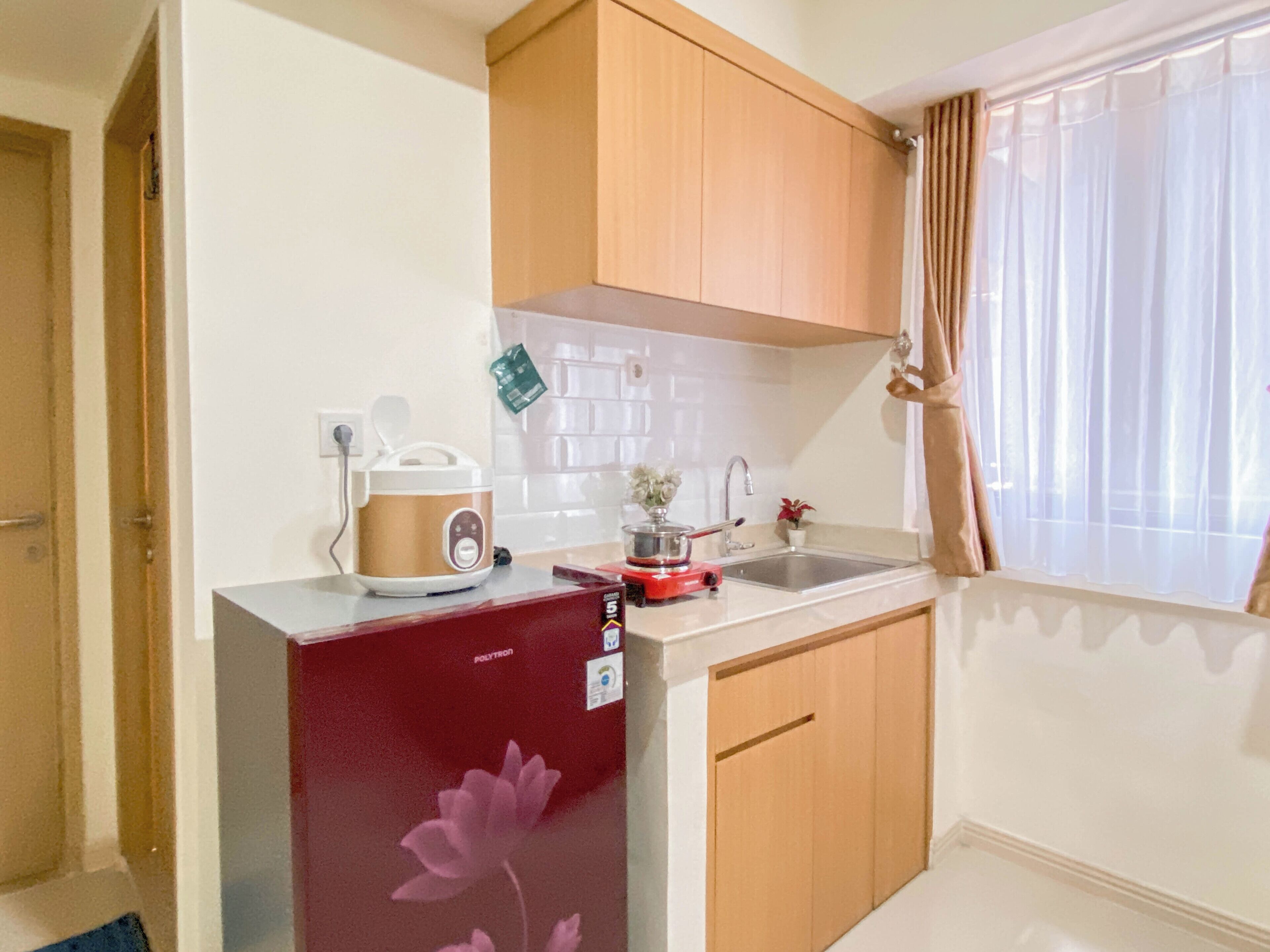 Apartment | Private kitchen | Fridge, stovetop, cookware/dishes/utensils