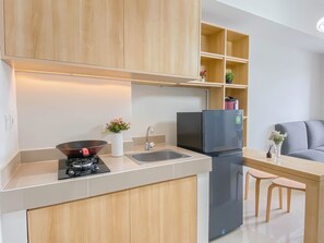 Appartement | Cuisine privée | Réfrigérateur, plaque de cuisson