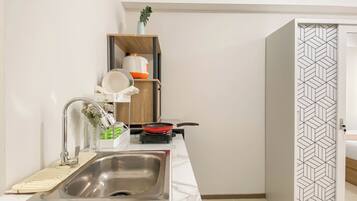 Fridge, stovetop, cookware/dishes/utensils