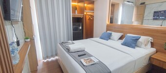 Modern Looking Studio Apartment At Suncity Residence